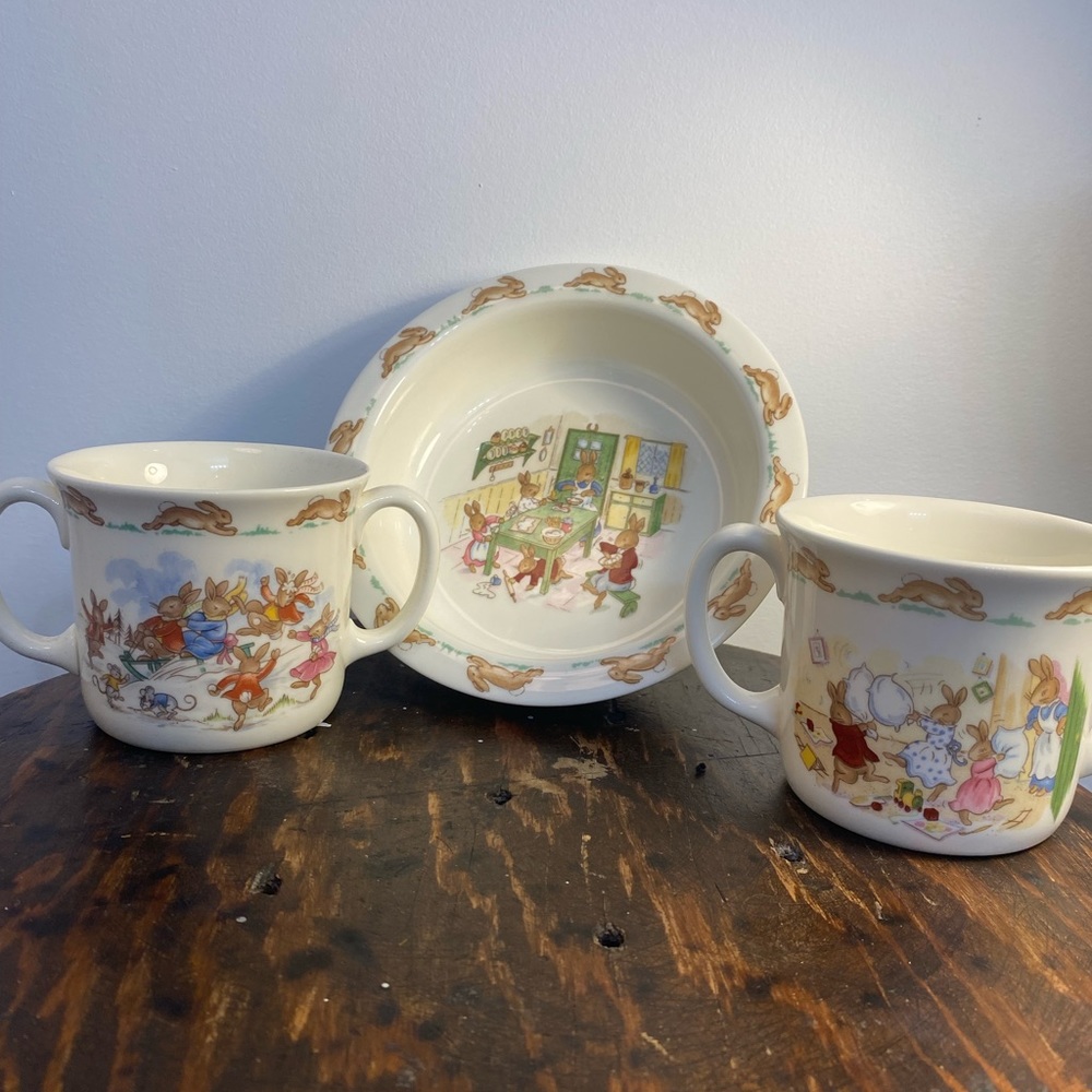 Bunnykins set. Two different cups and bowl.